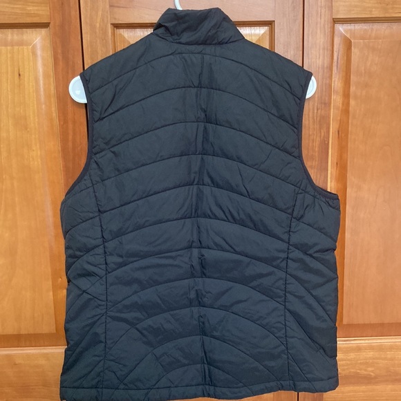 Land’s End puffer vest. Size M - Picture 2 of 5